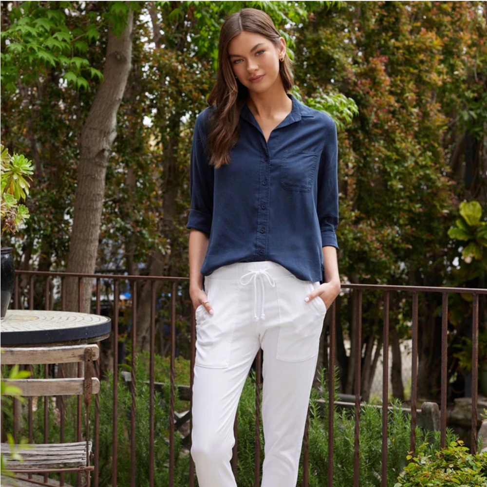 BELLA DAHL Shirt Tail Button Down Blouse Blue Women's‎ Medium Tencel Casual